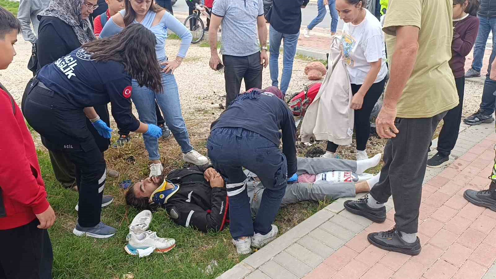 Antalya’da otomobil ile motosiklet çarpıştı: 2 yaralı