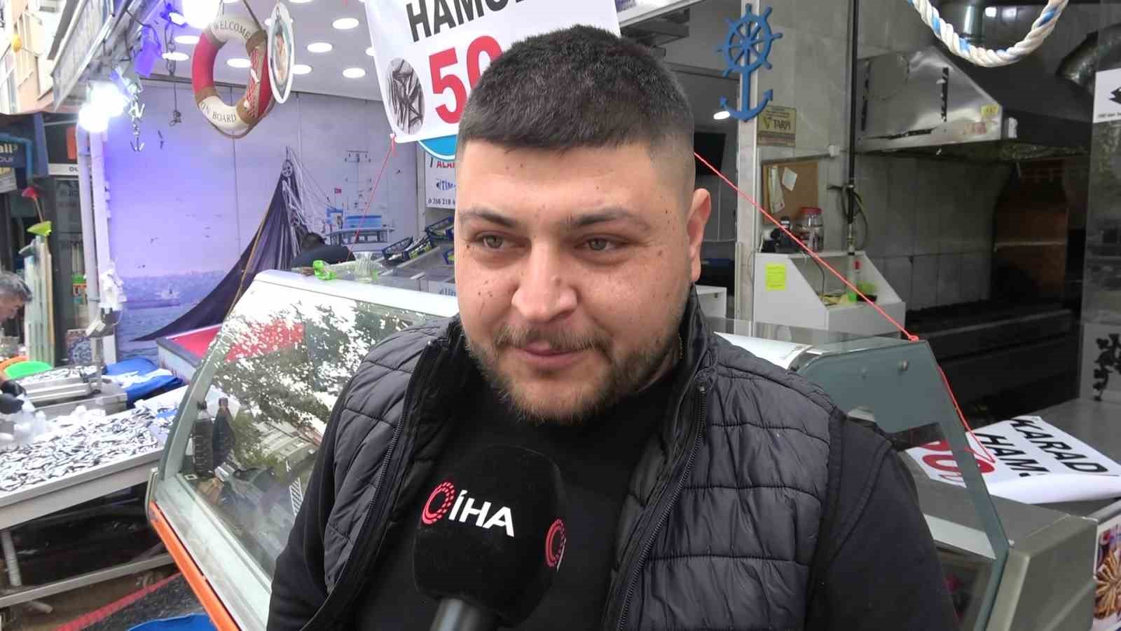 Denize kıyısı olmayan şehirde hamsinin kilosu 50 TL’ye düştü, vatandaş poşet poşet aldı