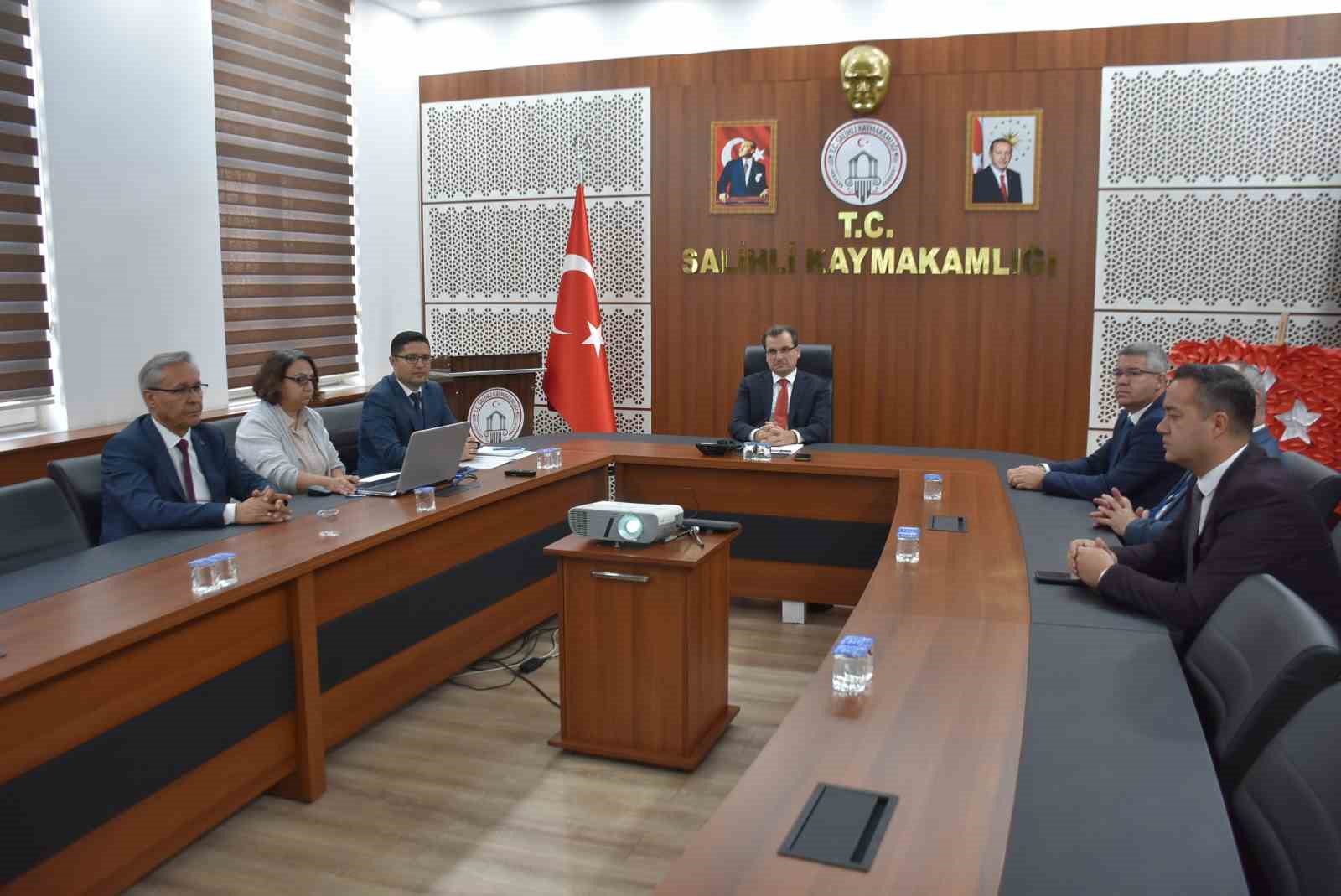 Salihli’de kamu yatırımları masaya yatırıldı
