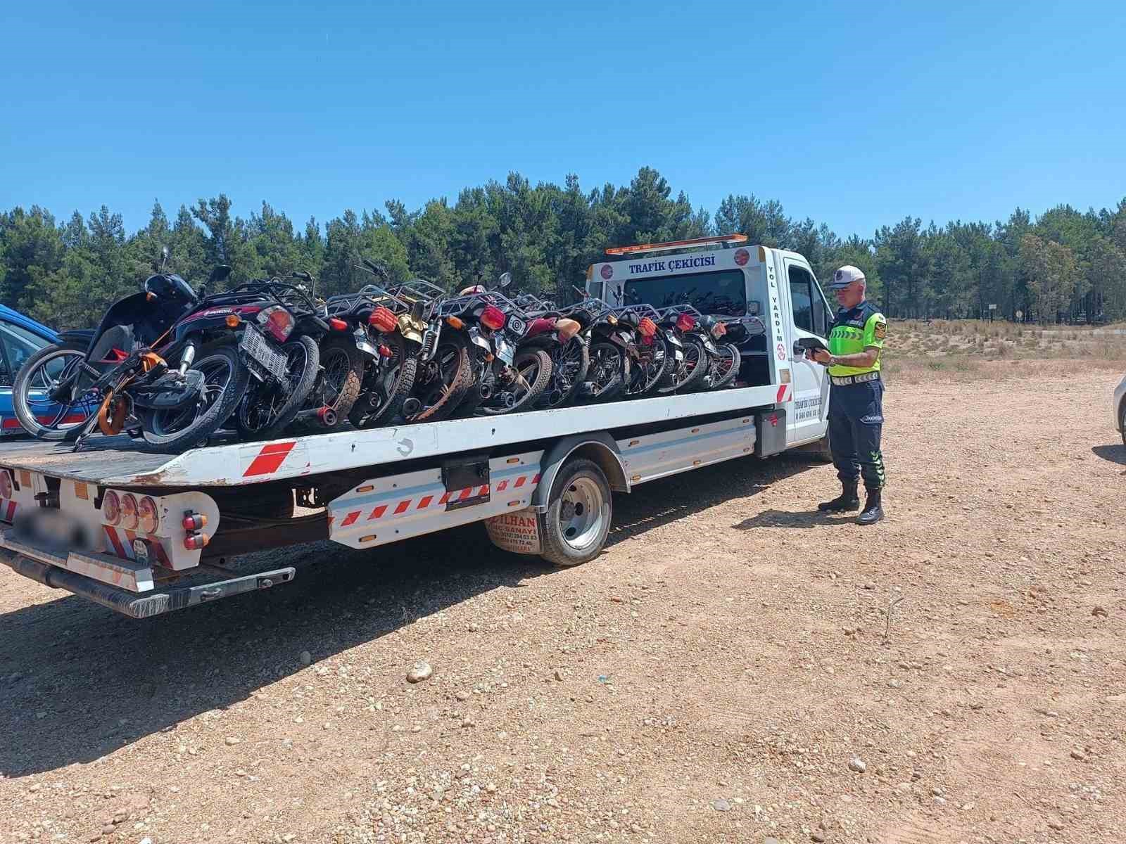 Jandarma ekiplerinden motosiklet denetimi