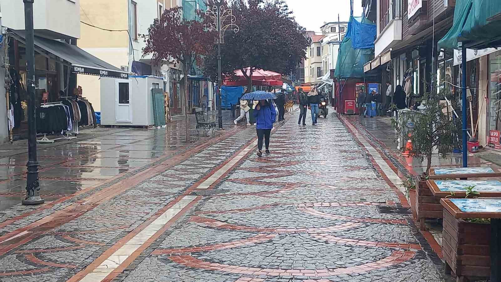 Edirne’de beklenen yağmur başladı
