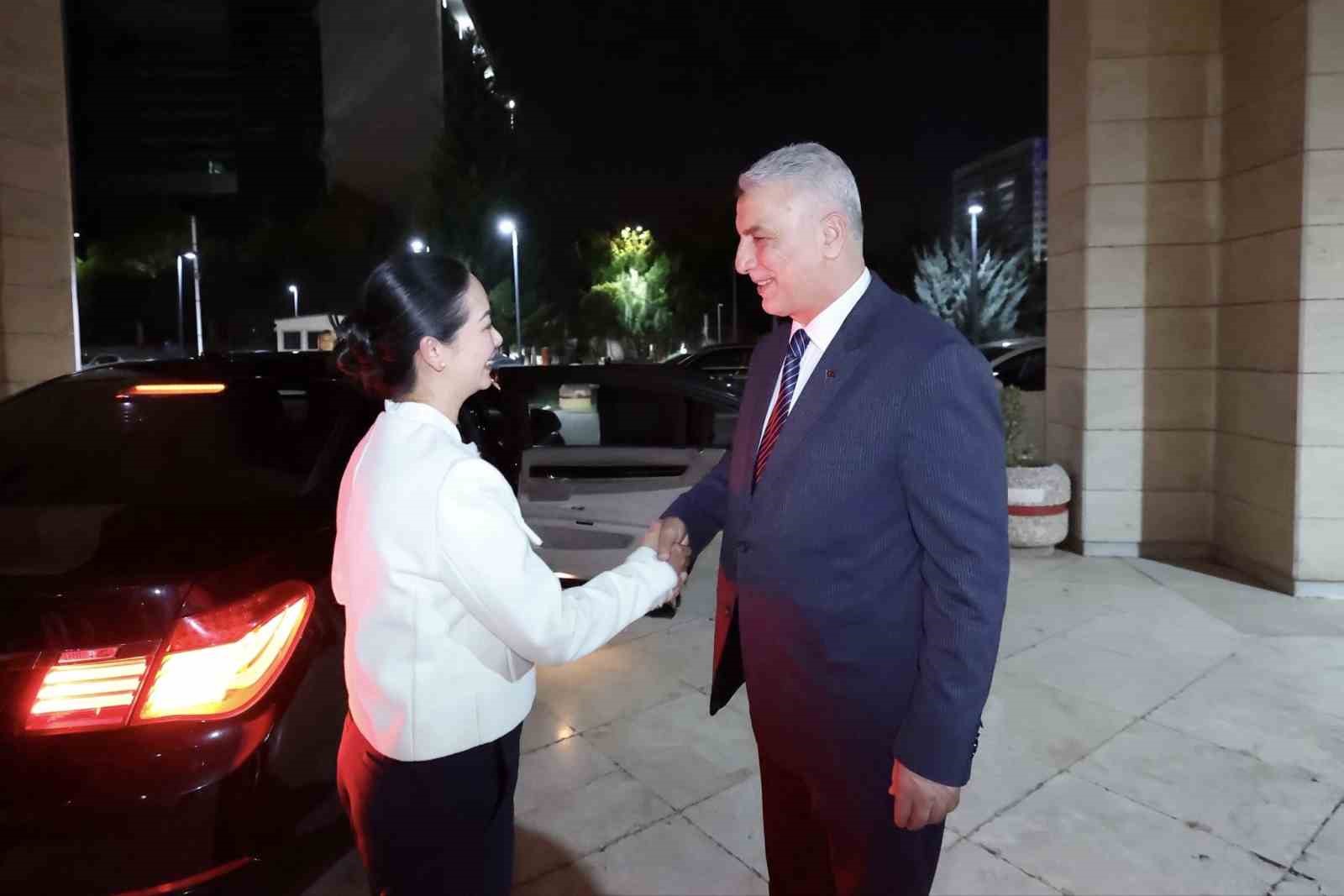 Ticaret Bakanı Bolat, Kamboçya Ticaret Bakanı Nimul ile bir araya geldi