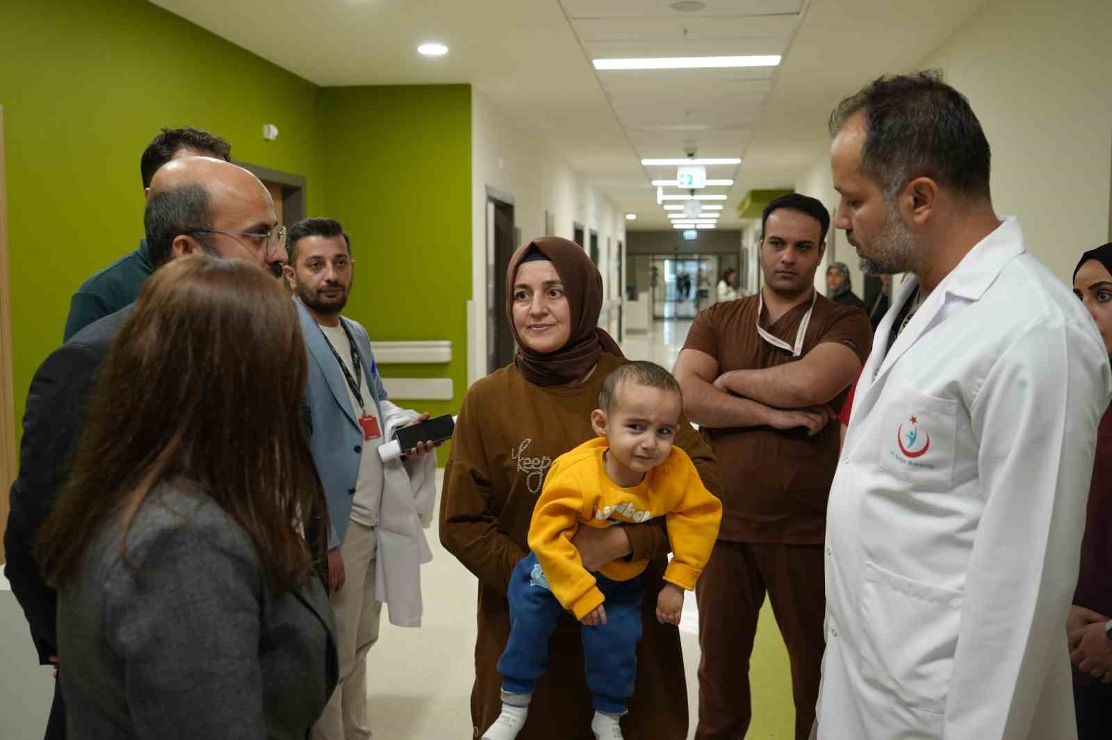 14 aylık Hamza Tuğra ilk kez duydu
