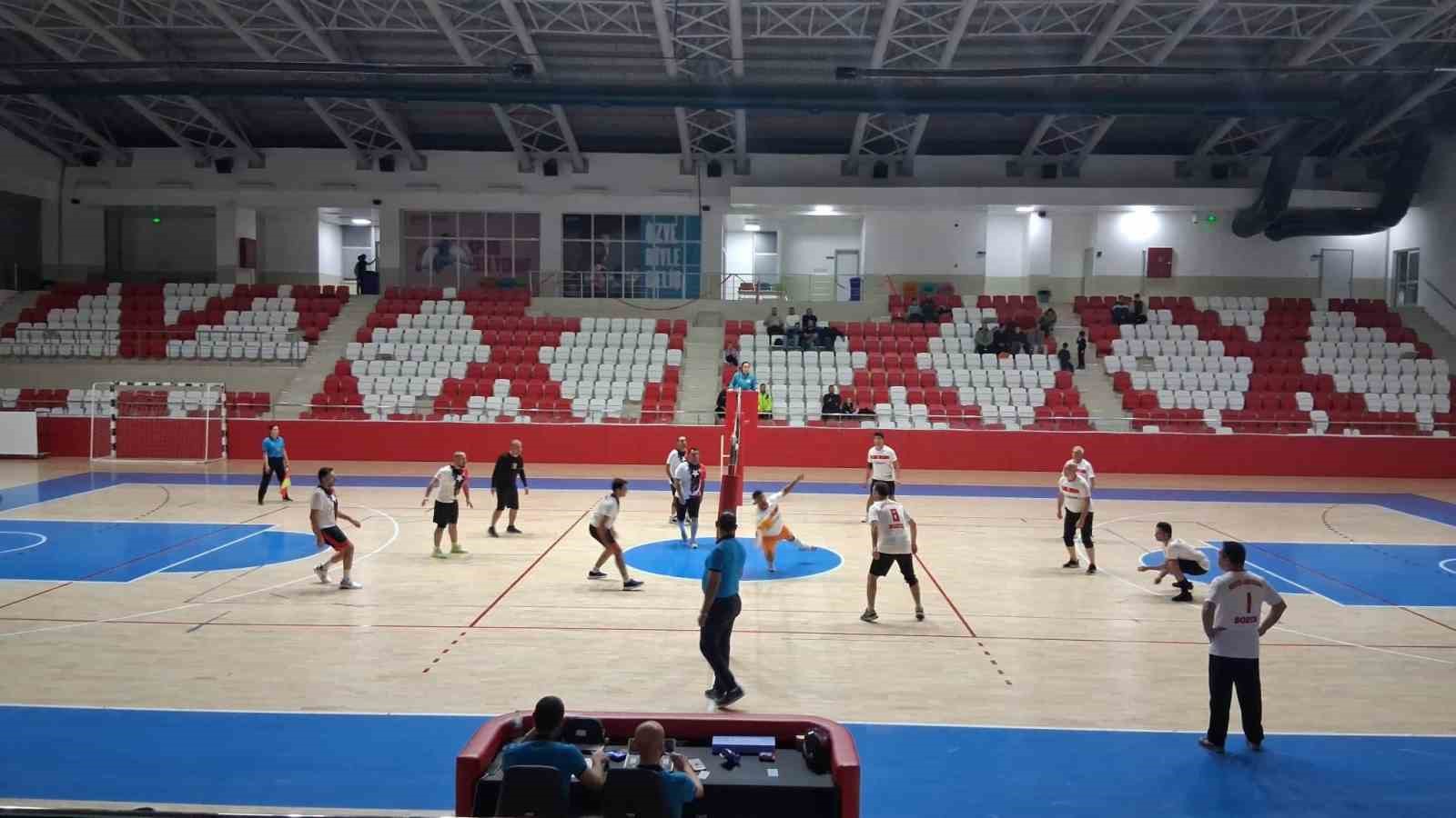 Bozüyük’te Kaymakamlık Kurumlar Arası Voleybol Turnuvası başladı
