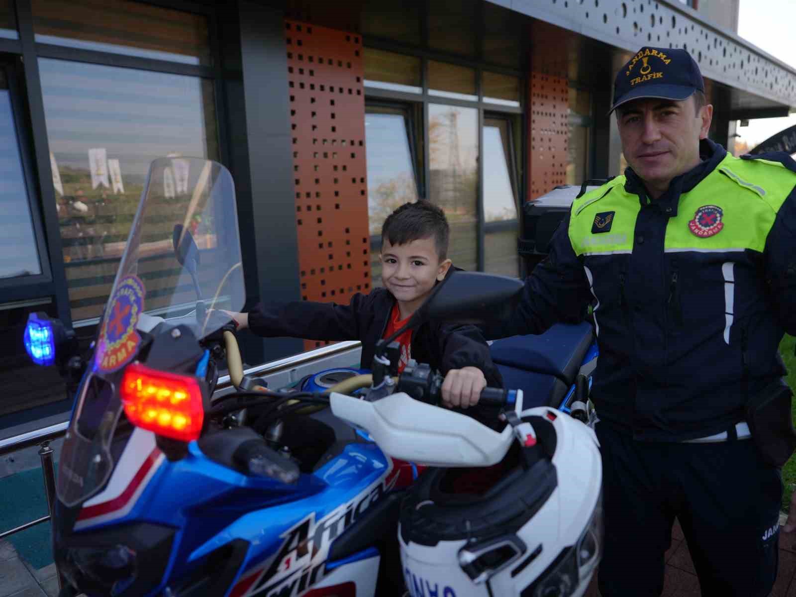 Minik öğrenciler hem eğlendi hem öğrendi
