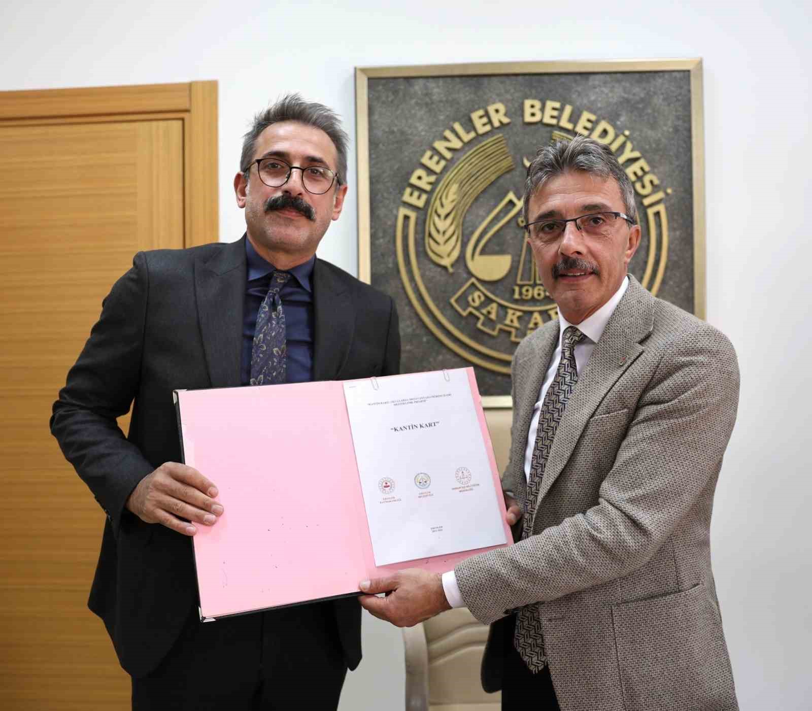 Eğitime değer veren proje: Erenler’de ‘Kantin Kart’ desteği devam ediyor
