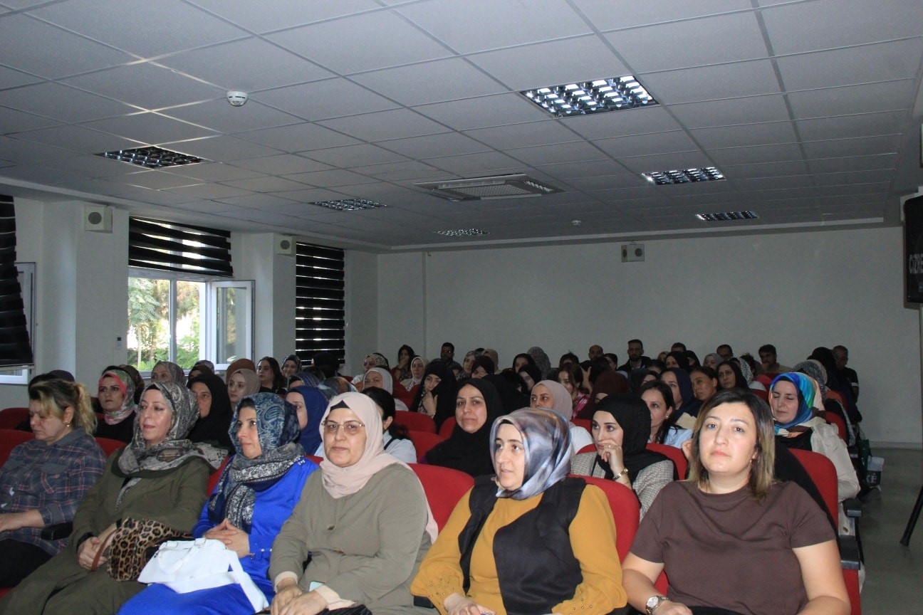 Cizre’de "En İyi Narkotik Polisi Anne" semineri
