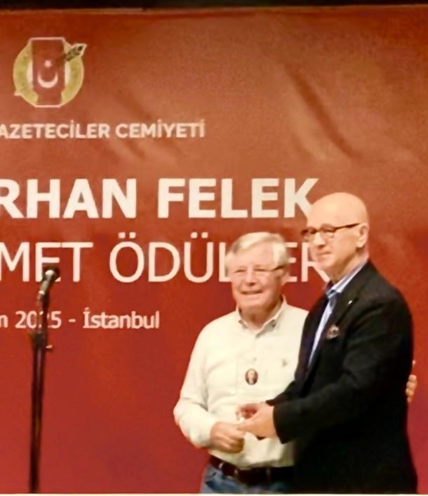 Burhan Felek basın hizmet ödülleri verildi
