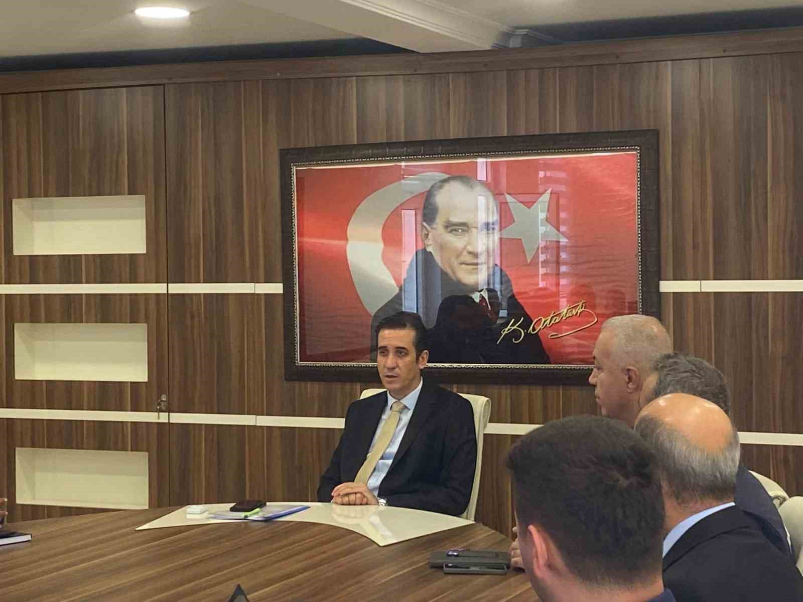 Bozyazı’da sahipsiz sokak hayvanları toplantısı
