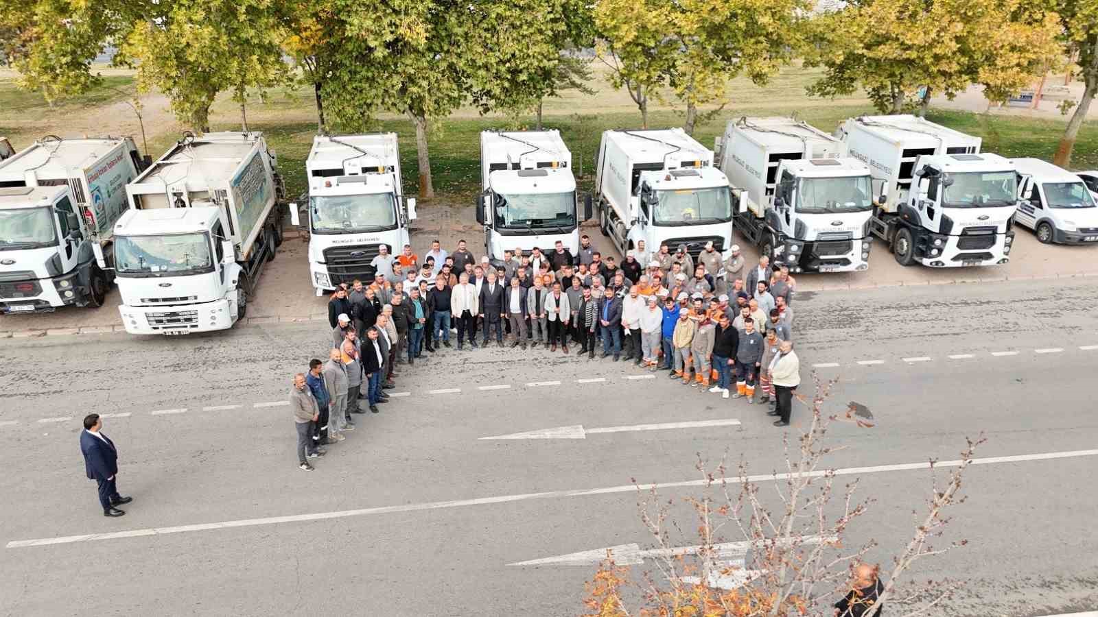 Melikgazi’nin temizlik ordusu mahalleleri pırıl pırıl yapıyor
