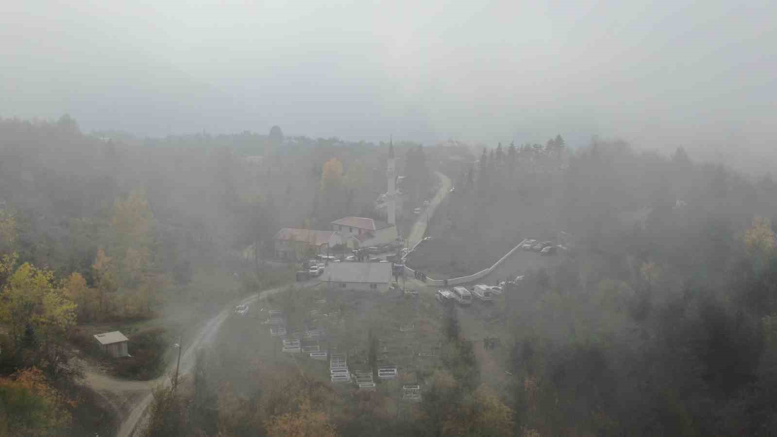 Anne ve oğuldan 3 gündür haber alınamıyor: Yoğun sis altında 16 kilometrelik alanda arama sürüyor