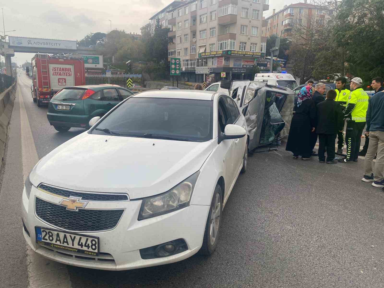 Kadık&ouml;y Avrasya T&uuml;neli girişinde 3 ara&ccedil;lı kazada şans eseri yaralanan olmadı
