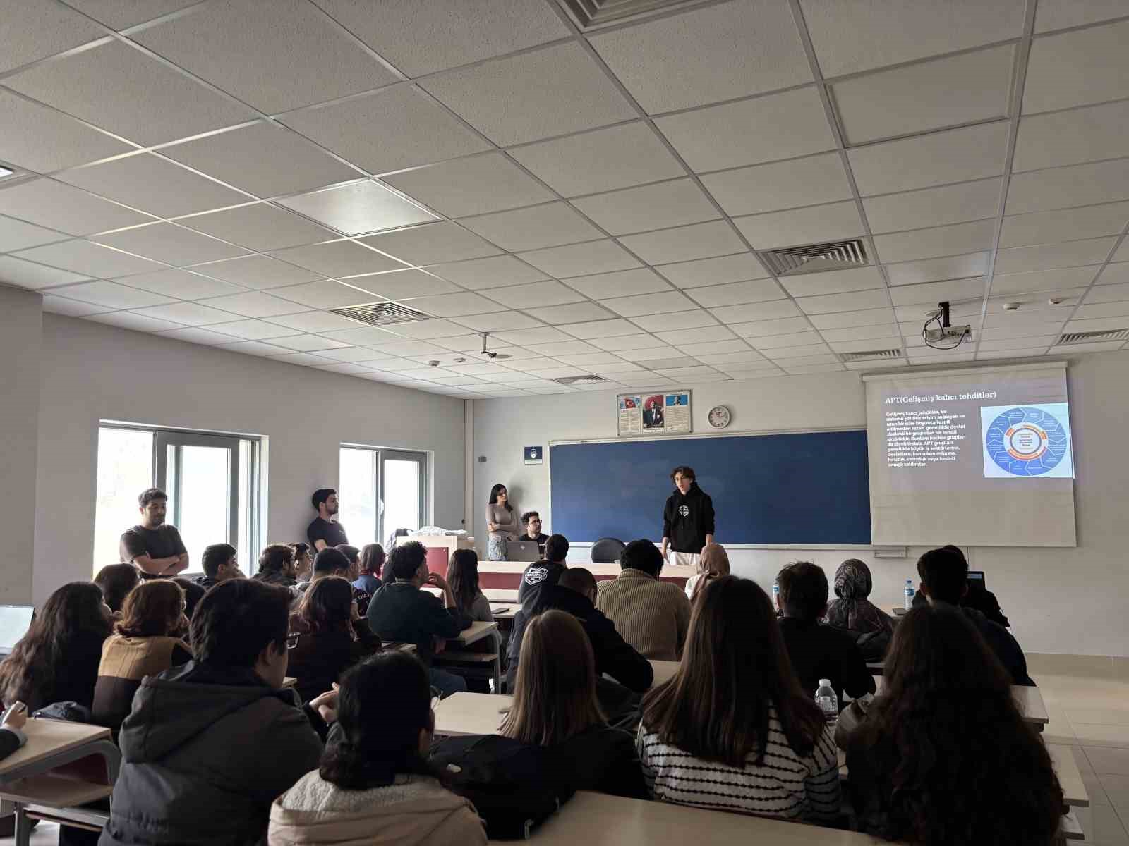 SAÜ’de Siber Kalkan: Öğrenciler geleceğin tehditlerine hazırlanıyor
