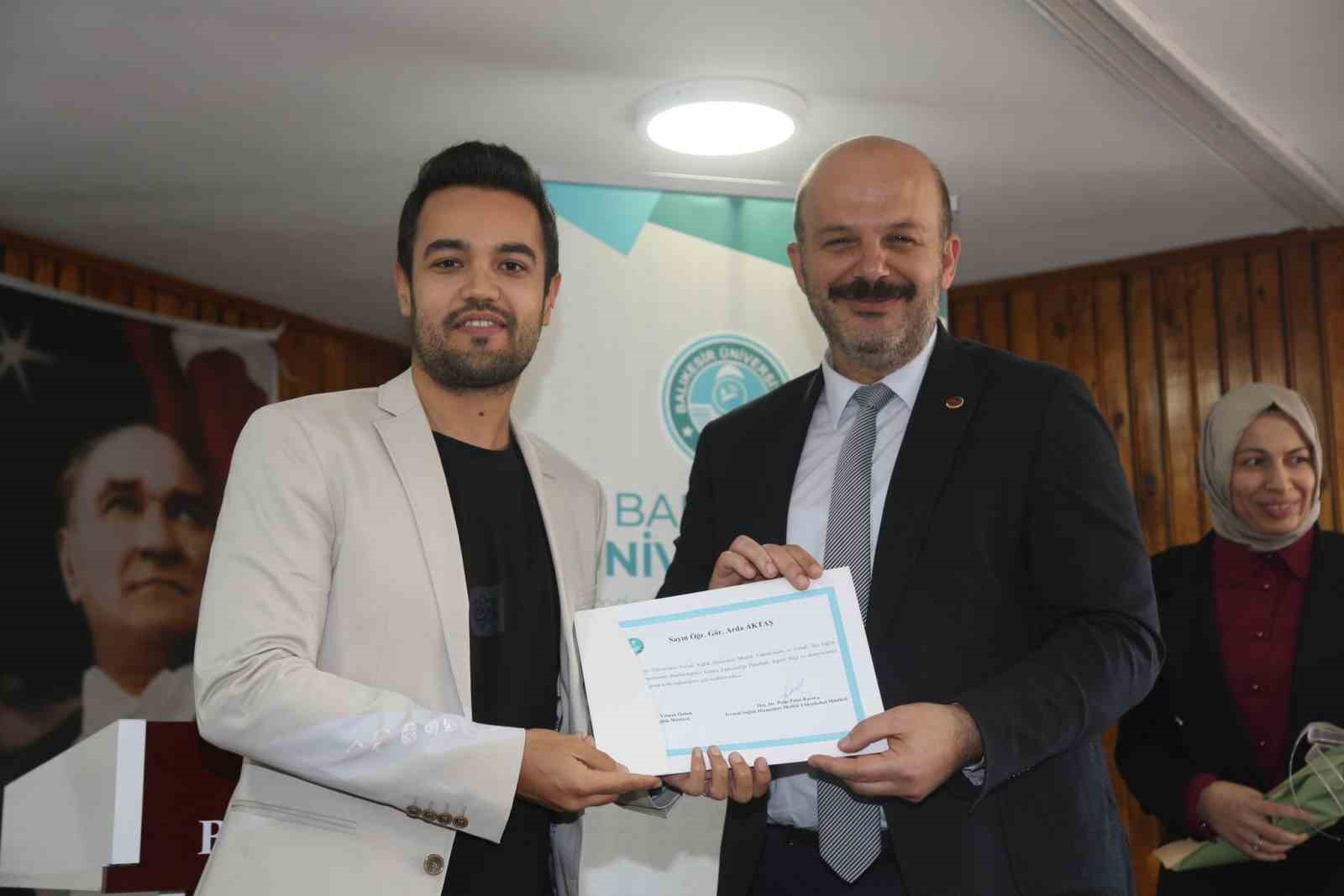 İvrindi’de kanser farkındalığı panelde konuşuldu
