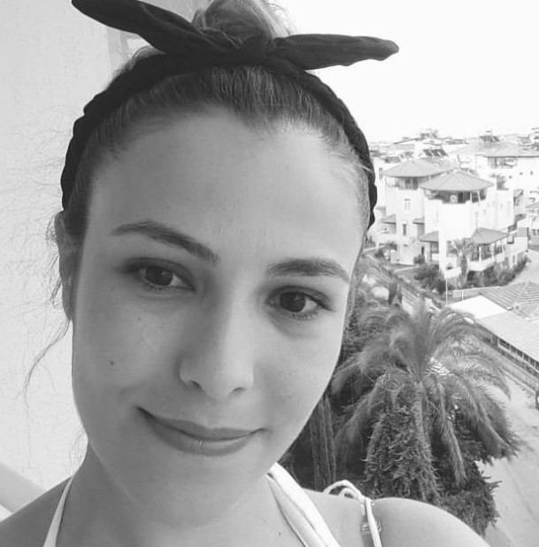 Karaman’da 5’inci kattan düşen öğretmen hayatını kaybetti