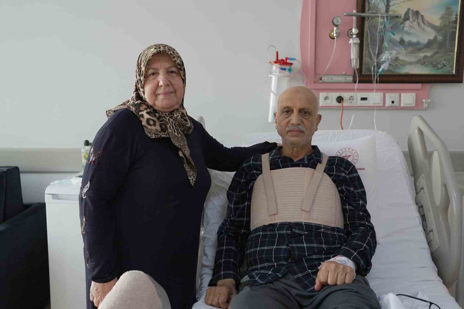 Malatya’da kalp tümörü ve üç damar tıkanıklığı aynı ameliyatta tedavi edildi
