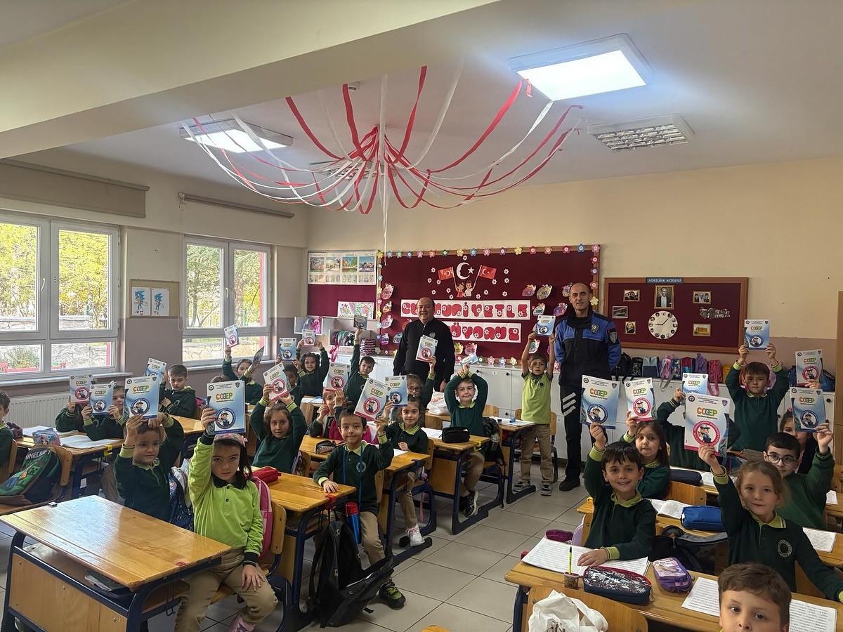 Kütahya’da minik öğrencilere suçtan korunma yöntemleri anlatıldı
