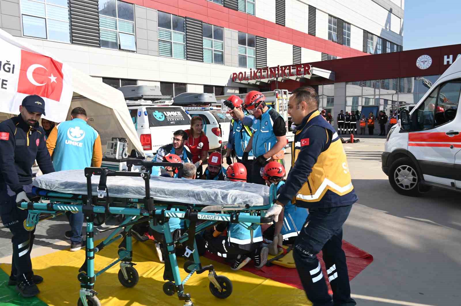 Osmaniye Eğitim ve Araştırma Hastanesi’nde afet tatbikatı gerçekleştirildi
