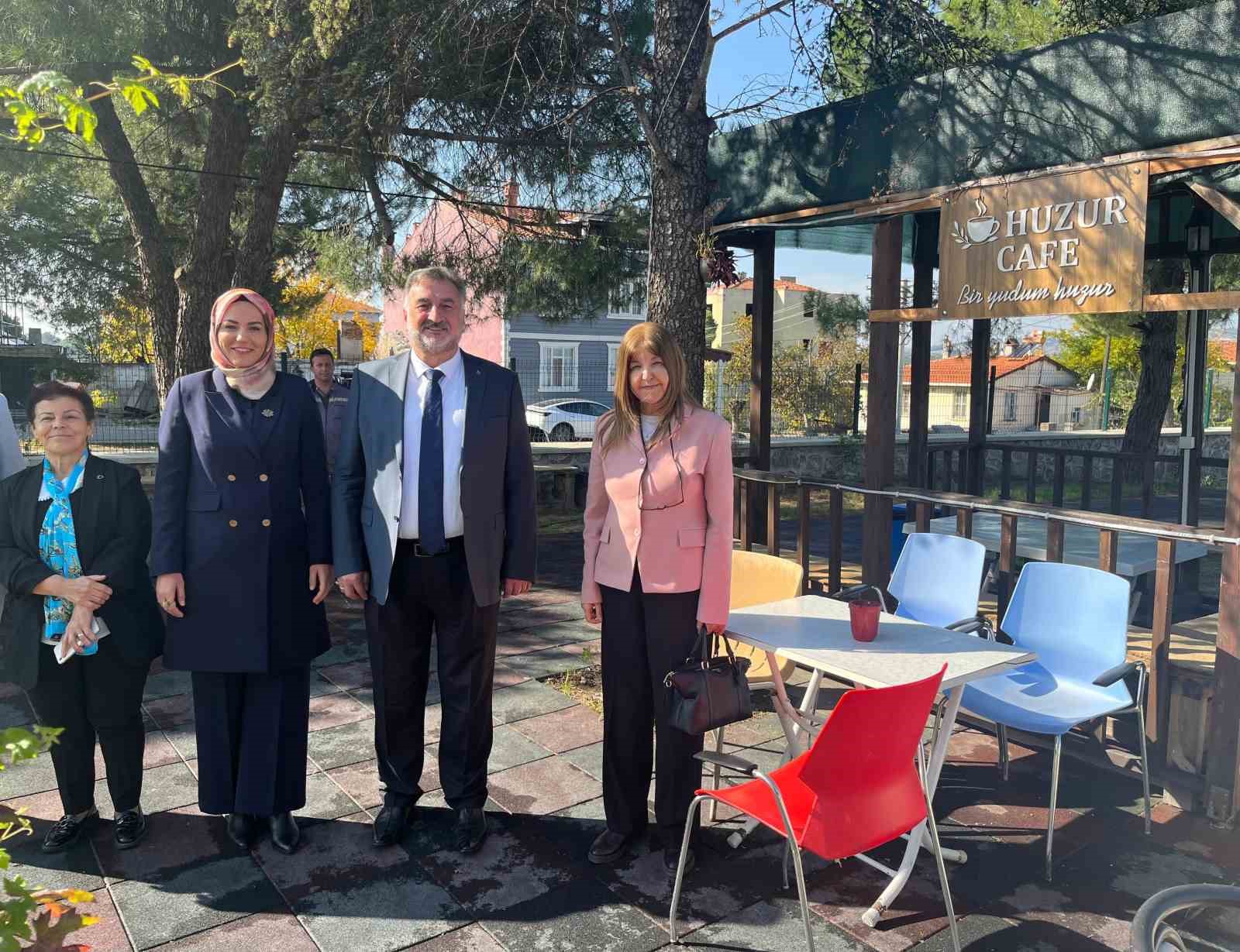 Gördes Huzurevi’nde ’Engelsiz işgücü’ buluşması
