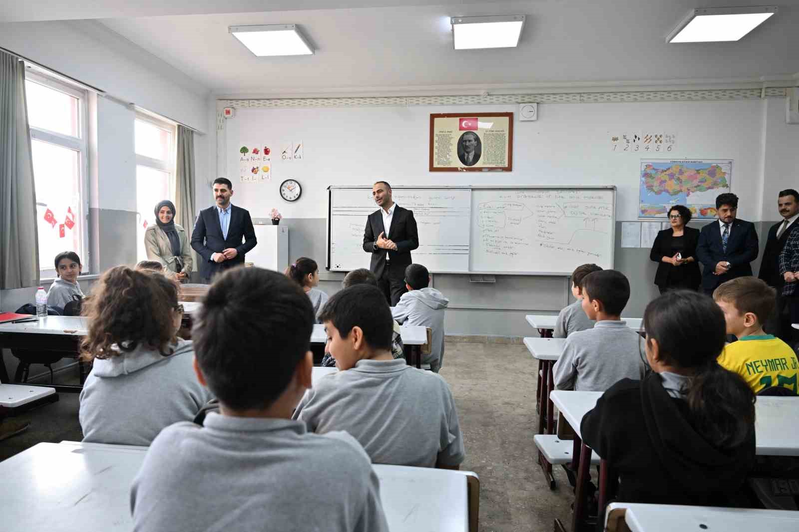 Gaziosmanpaşa’da 1 haftada toplanan 2 ton atık 40 ağacın hayatını kurtardı
