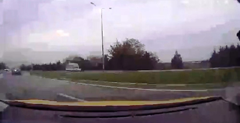 Taksi şoförü, 6 kişinin canını ustaca manevrayla kurtardı: O anlar kamerada
