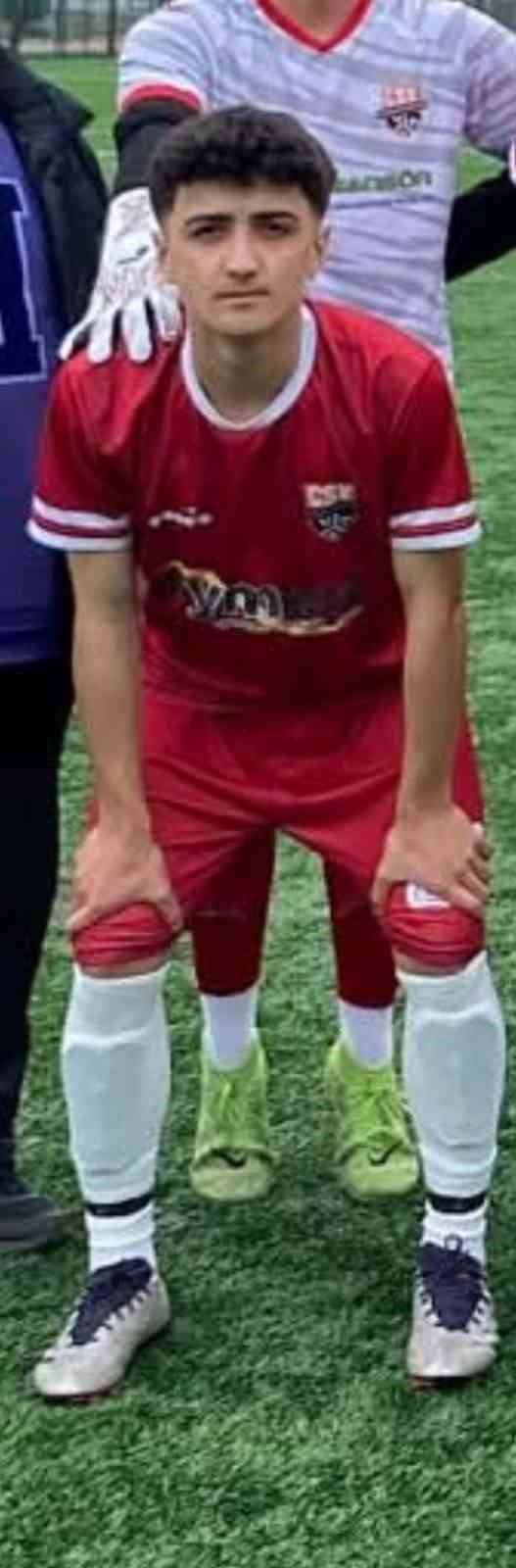 Giresun’da genç futbolcu Samet Şahin son yolculuğuna uğurlandı
