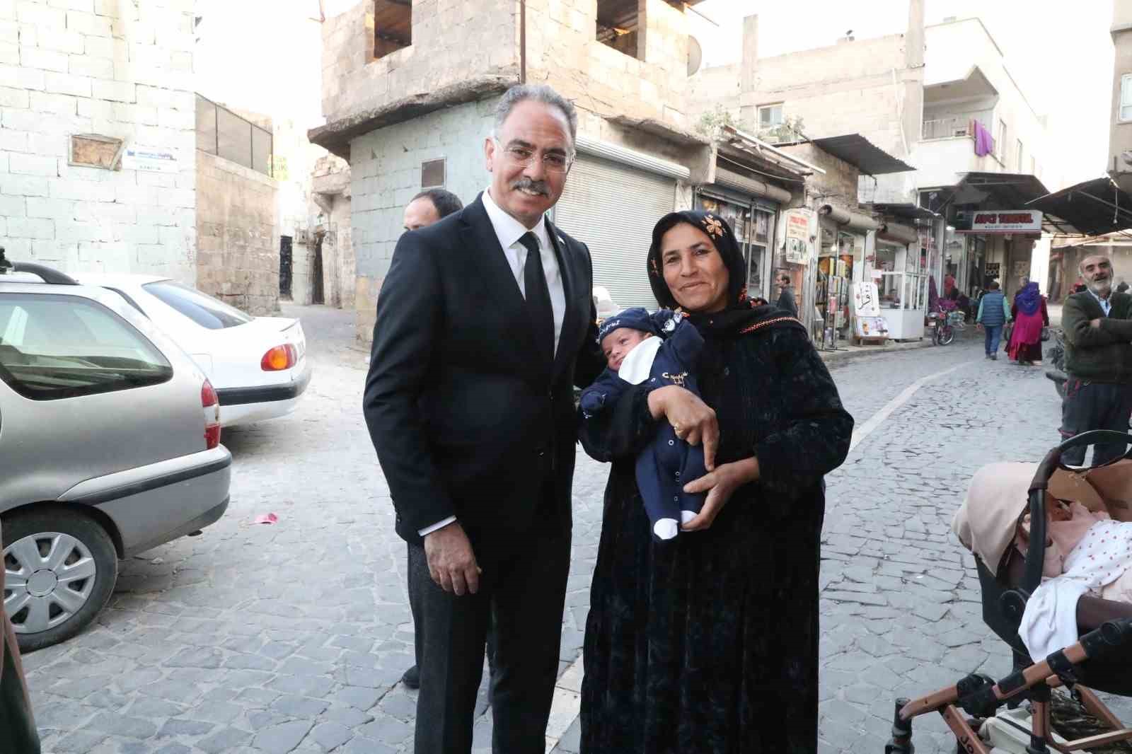 Mehmet Kuş, bir fırının zimem defterini satın aldı
