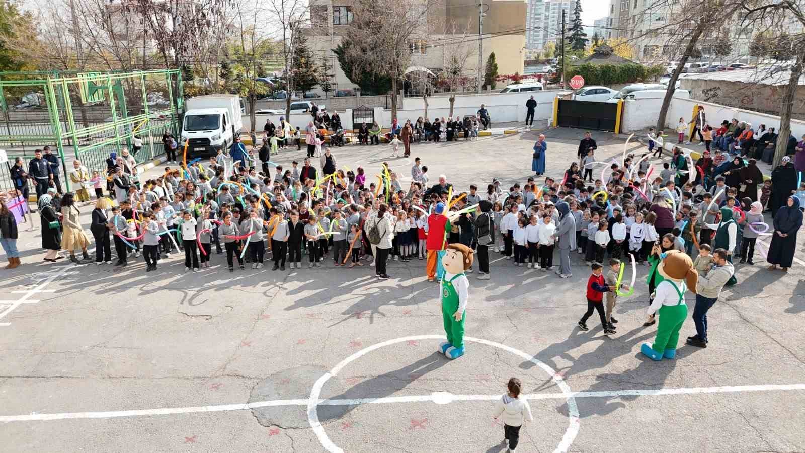 Başkan Palancıoğlu Esentepe Mumcular İlkokulu öğrencileri ile bir araya geldi
