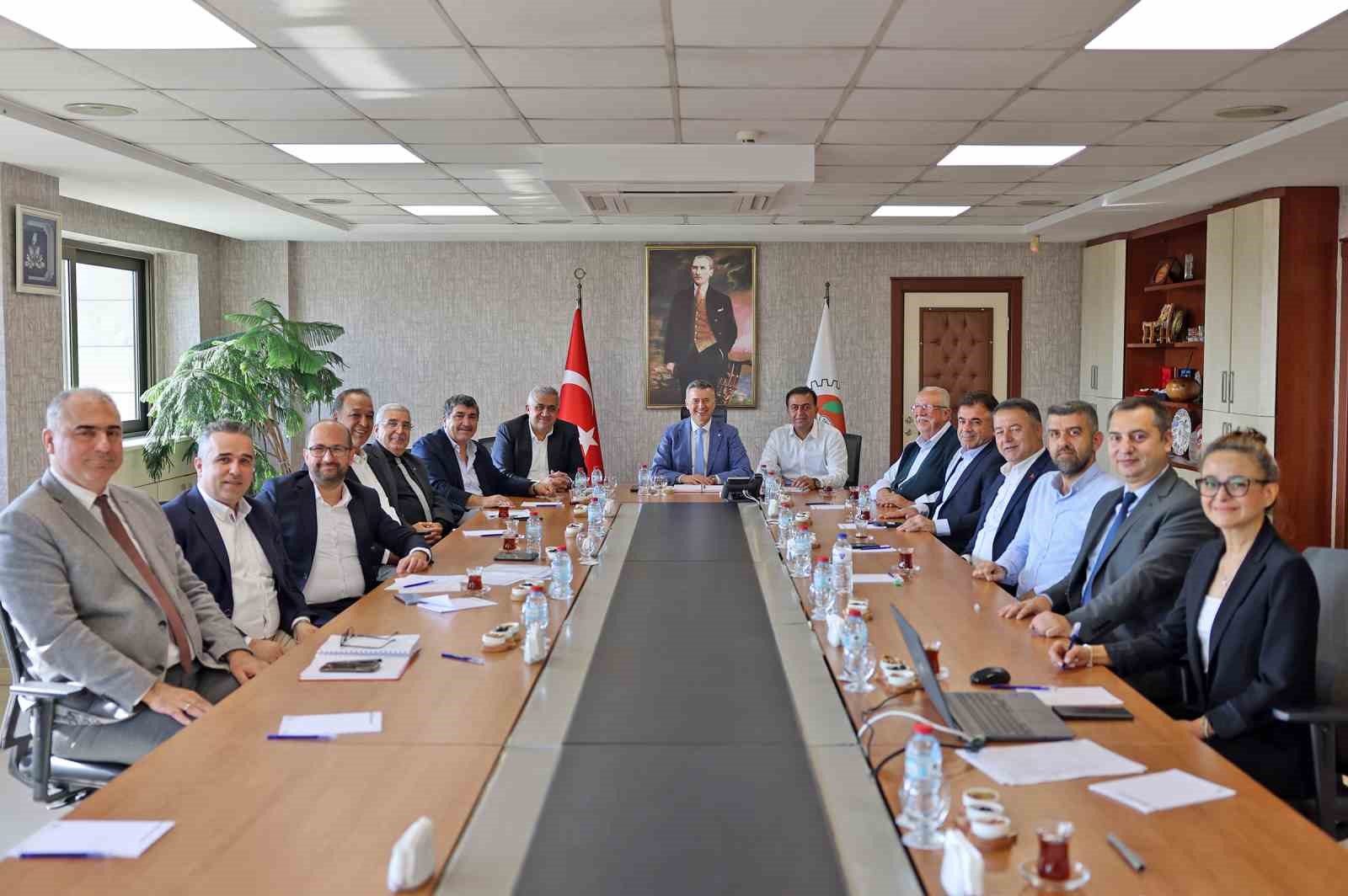 Yeni Hal Yasası Mersin’de şekilleniyor: Üç il tek ses, tek güç
