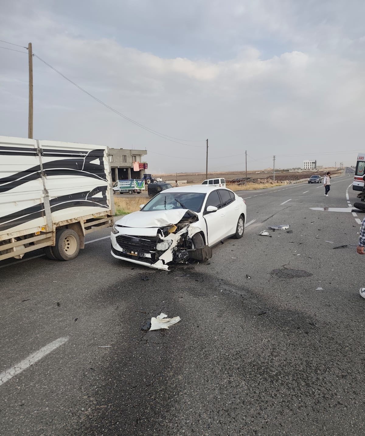 Diyarbakır’da otomobil ile traktör çarpıştı: 1 yaralı