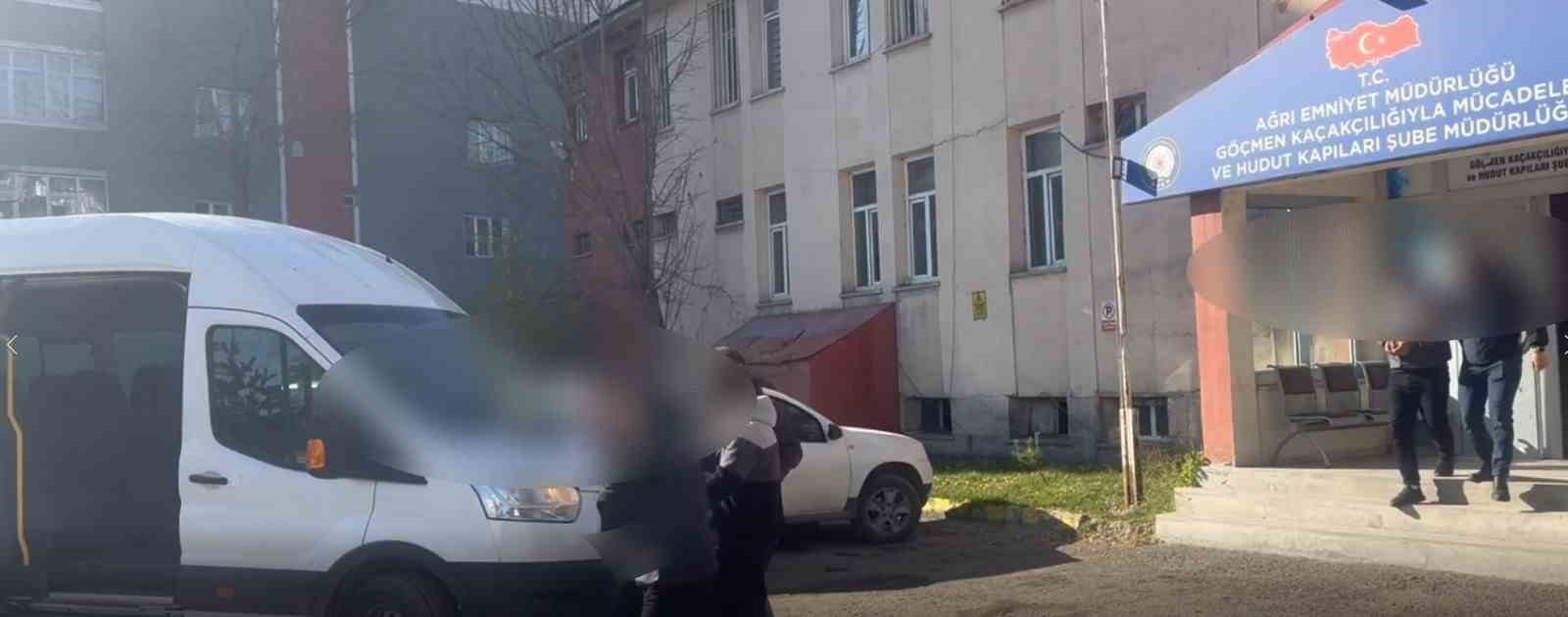 Ağrı&rsquo;da g&ouml;&ccedil;men ka&ccedil;ak&ccedil;ılığı operasyonunda 4 organizat&ouml;r tutuklandı

