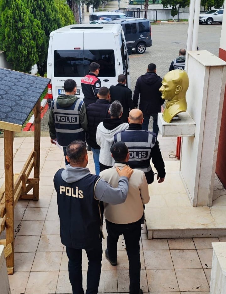 Edirne’de hapis cezası ile aranan 5 kişi yakalandı