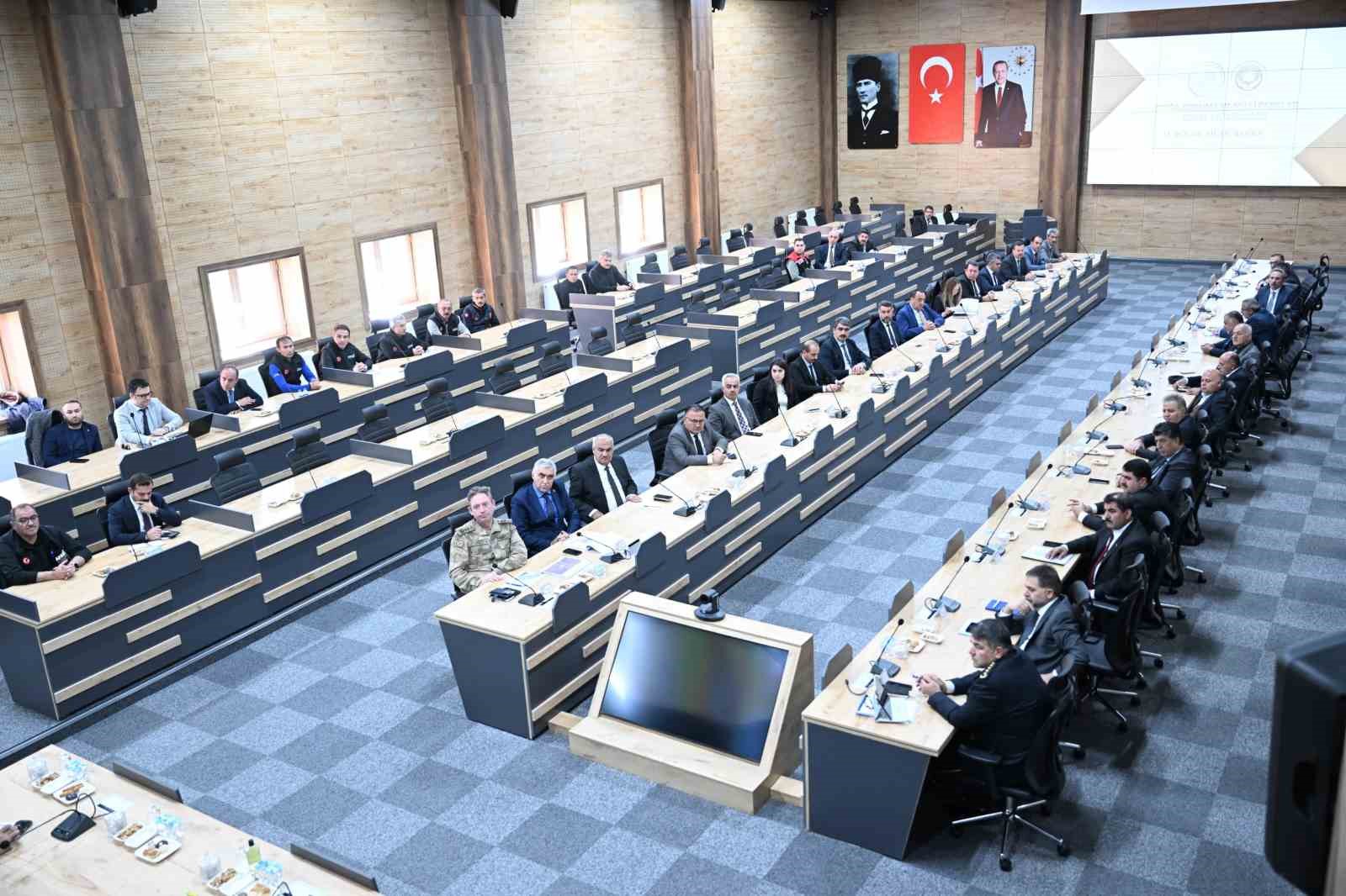 Karaloğlu: "Sanayi mamalarının yerine bakımevleri yemek artıklarından kendi mamaları üretmeli"
