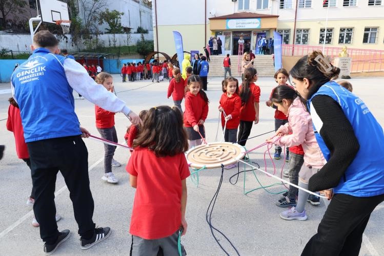Bilecik’te Genç Gönüllüler Kütüphanesi açıldı
