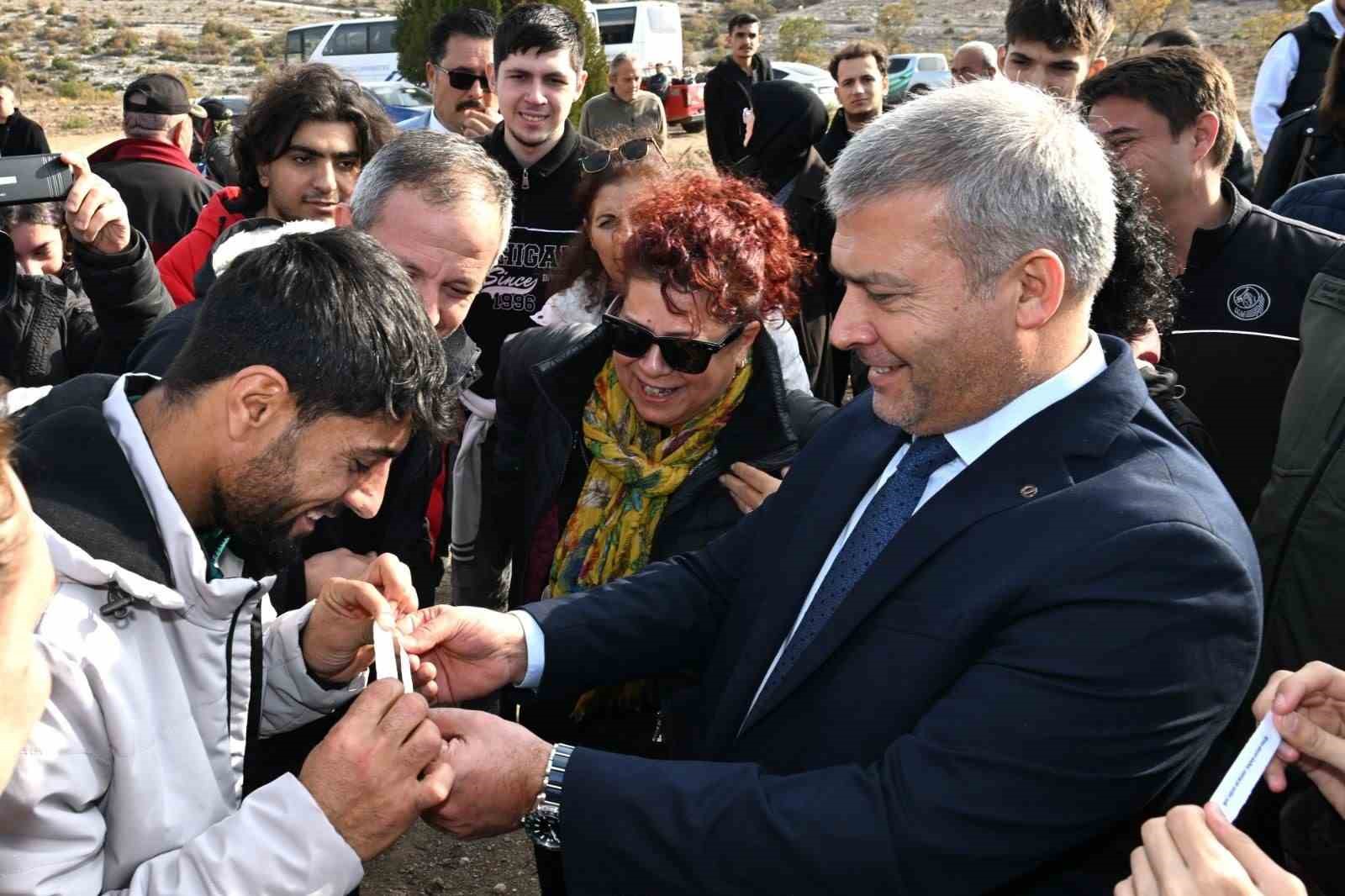 Anadolu Üniversitesi ’Yunus’un Fidanları’nı toprakla buluşturdu
