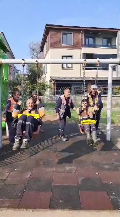 Yoğun çalışma temposuna salıncak molası verdiler
