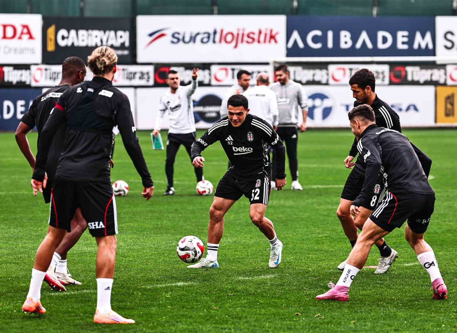 Beşiktaş’ta Antalyaspor maçının hazırlıkları tamamlandı
