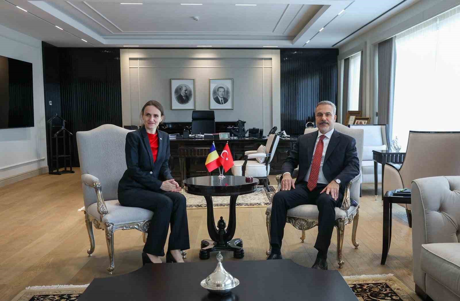 Bakan Fidan, Roman mevkidaşı ile görüştü