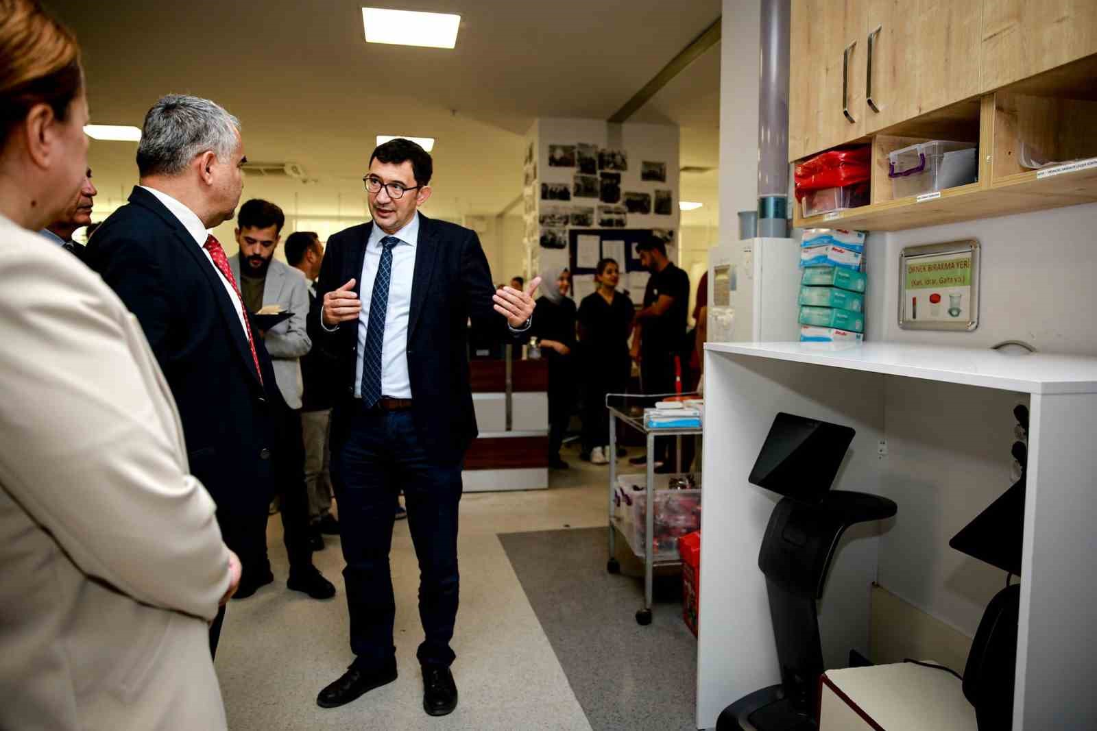 Acil kliniğinde robot destekli sistem dönemi
