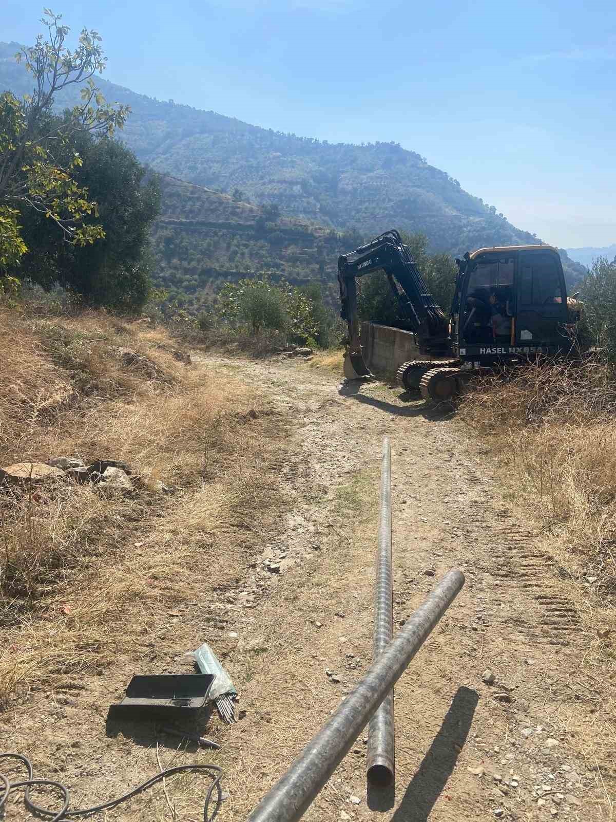 Bekirler Mahallesi’nde yeni içme suyu terfi hattı çalışmaları sürüyor
