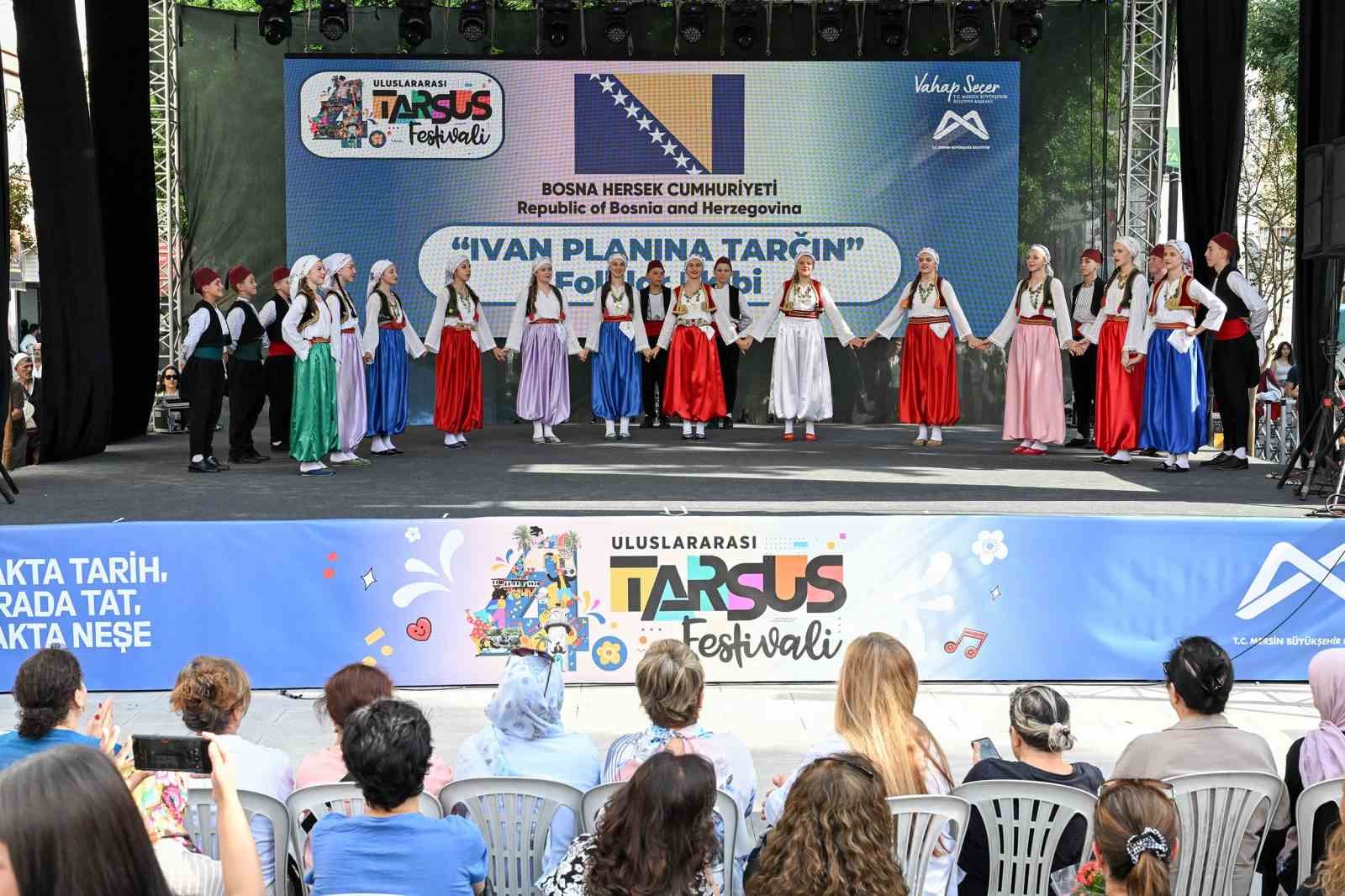 Tarsus’u karnaval kentine dönüştüren ’4. Uluslararası Tarsus Festivali’ başladı
