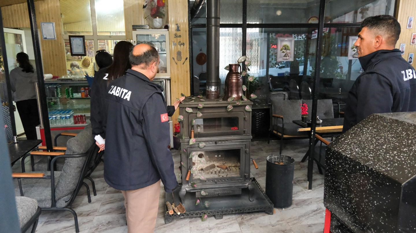 Erzincan&rsquo;da kafeterya ve tatlı &uuml;retim yerlerine zabıta denetimi
