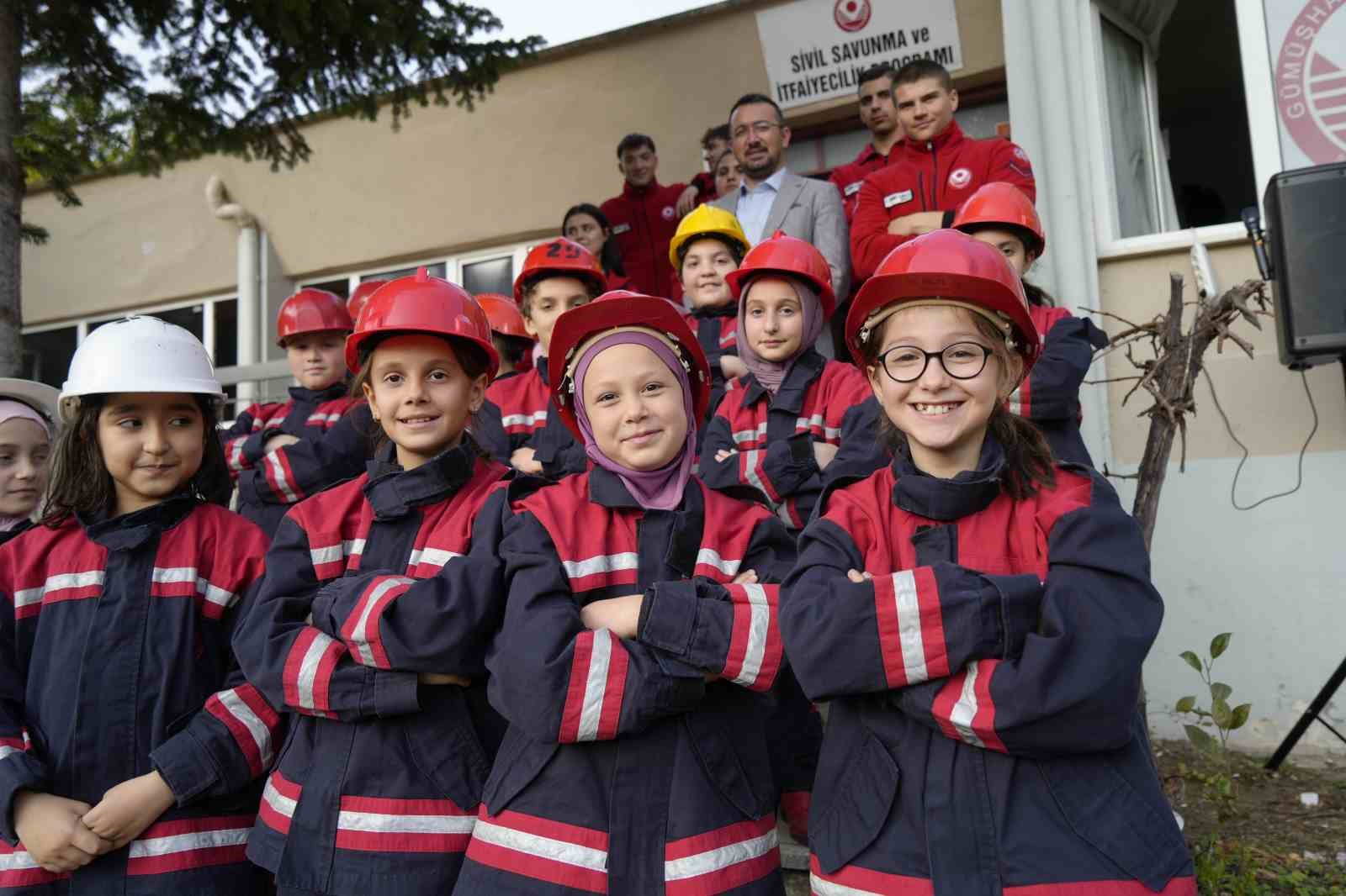 G&uuml;m&uuml;şhane&rsquo;de itfaiyecilik eğitimi temelden başlıyor
