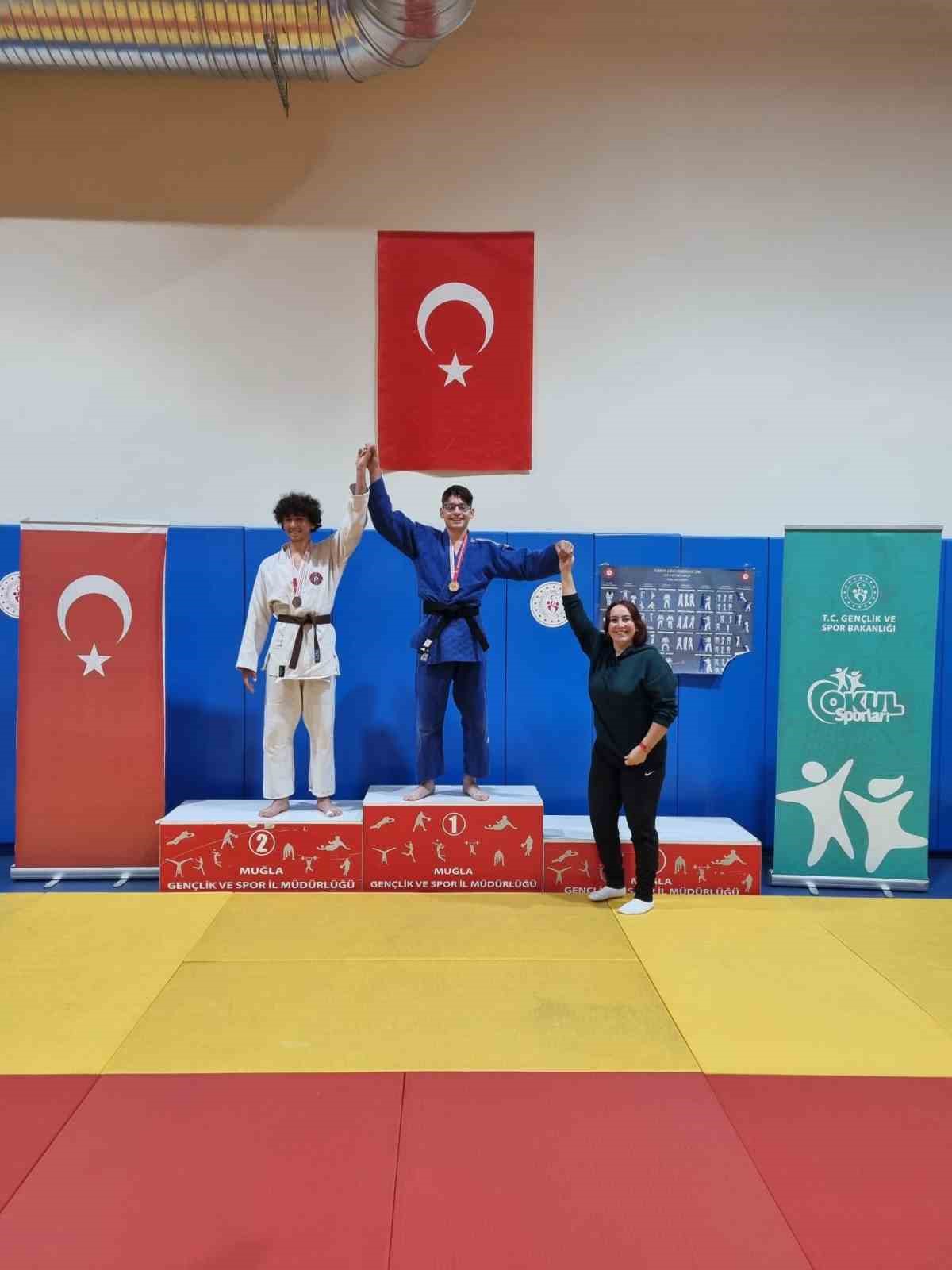 Okul sporları gençler judo il birinciliği nefesleri kesti
