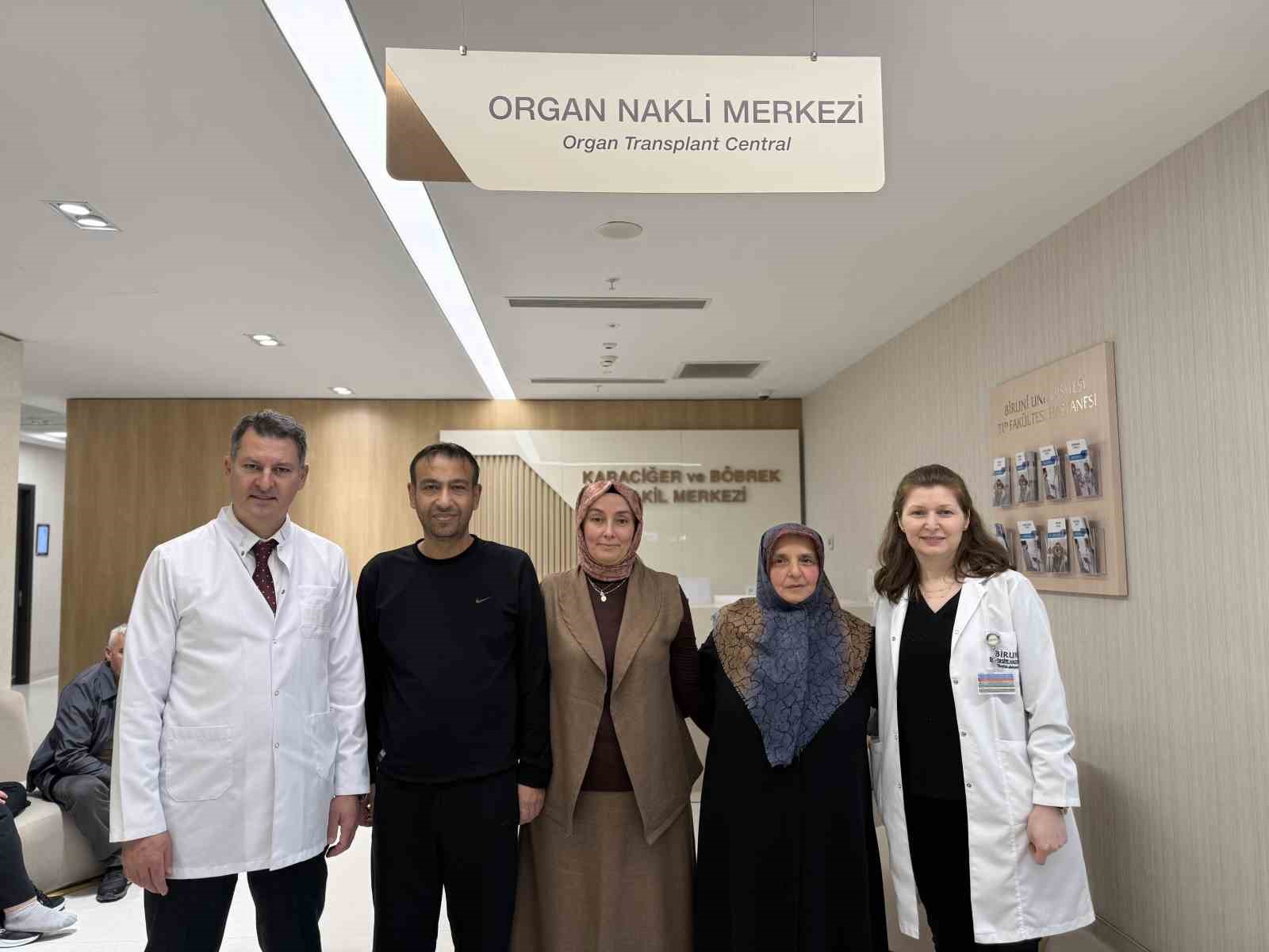 Kayınvalide 20 yıllık damadına böbreğini verdi
