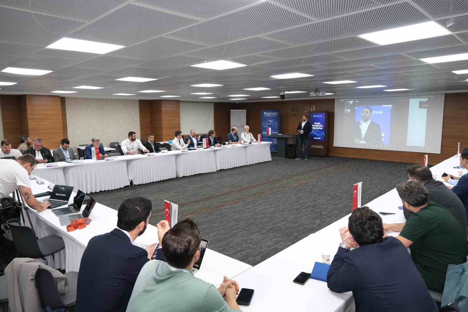 Ürolojide güncel cerrahi teknikler canlı uygulamayla aktarıldı
