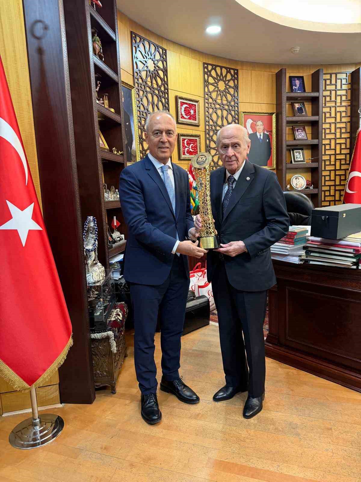 Türkiye Bisiklet Federasyonu’ndan MHP Genel Başkanı Devlet Bahçeli’ye ziyaret