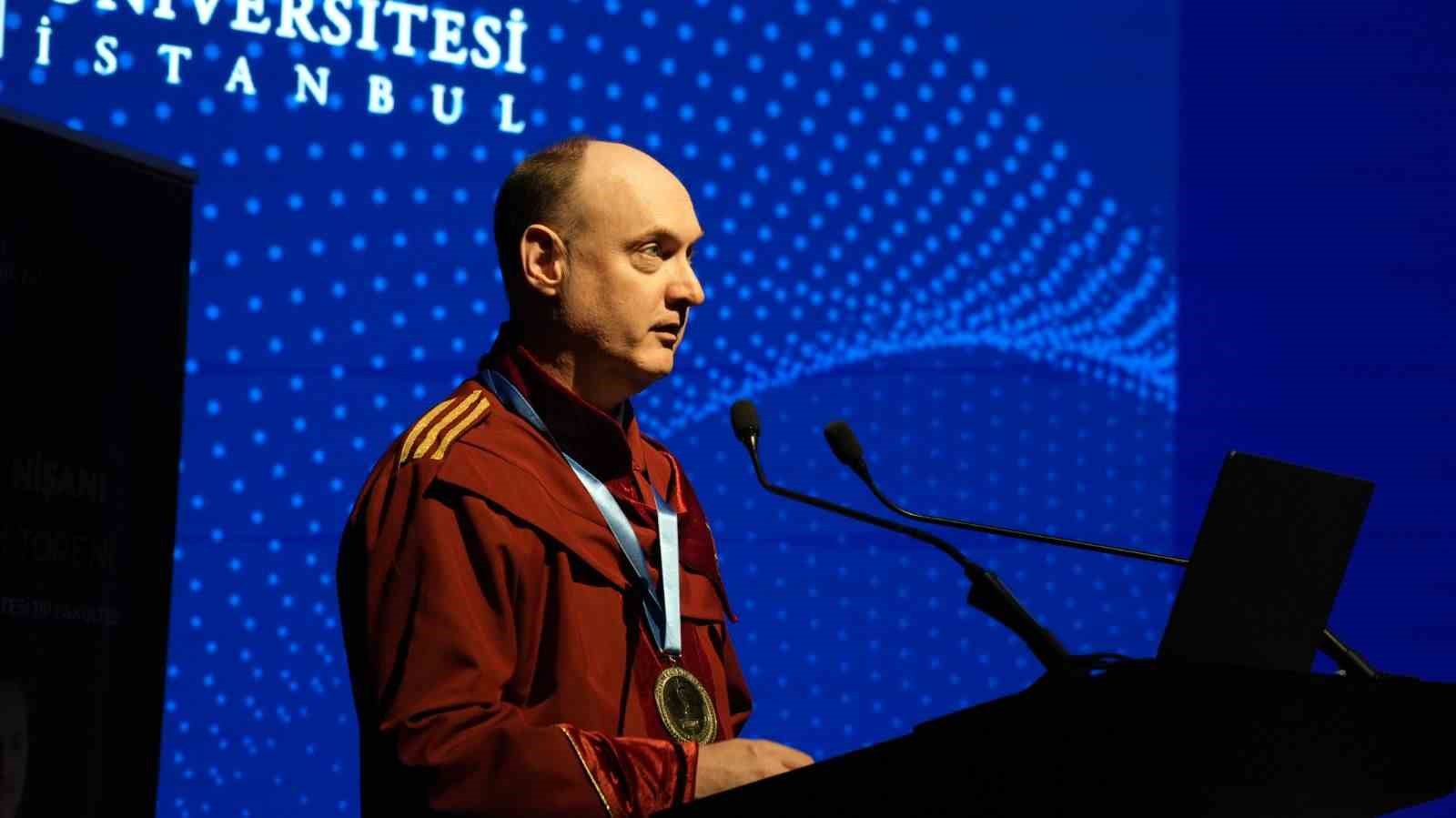 İstinye Üniversitesi Bilim Nişanı, Harvard Üniversitesi’nden Prof. Dr. Daniel Cahill’e takdim edildi