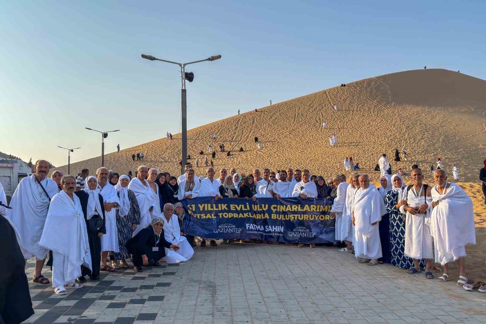 Umre ziyaretinde ikinci kafile yurda döndü
