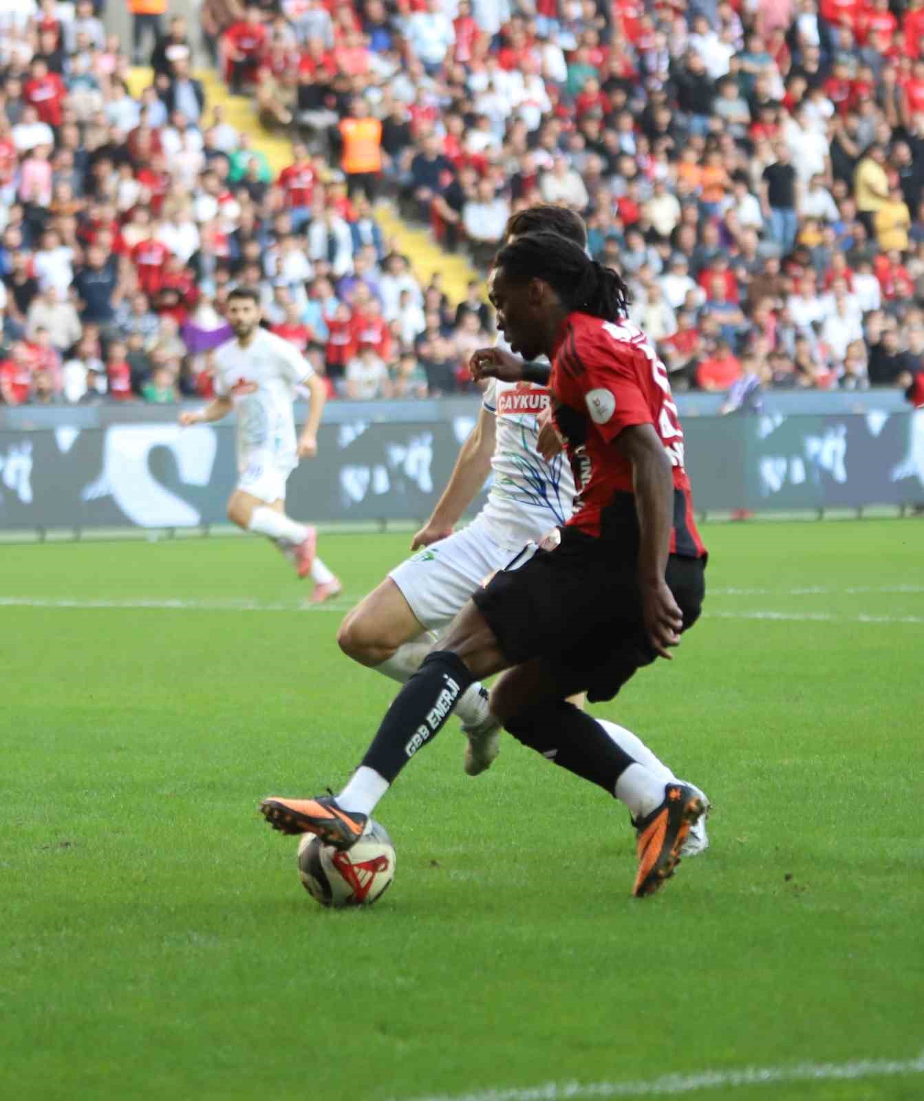 Trendyol Süper Lig: Gaziantep FK: 2 - Çaykur Rizespor: 2 (Maç sonucu)
